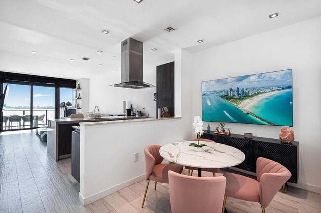 Foto del edificio - 480 NE 31st St