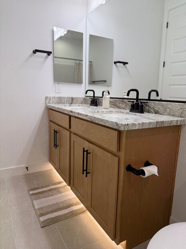 Foto del edificio - 9234 S 169th Dr