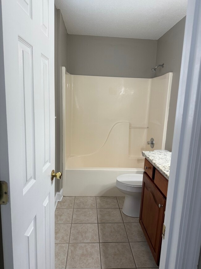 Building Photo - 1071 Steele Rd