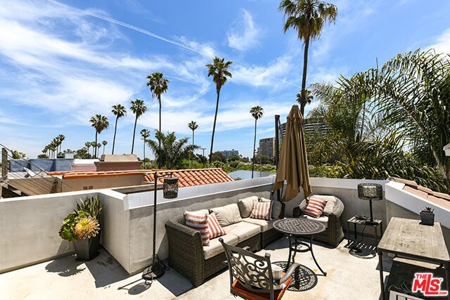 Foto principal - 679 Washington Blvd