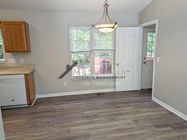 Building Photo - 200 Belle Ct