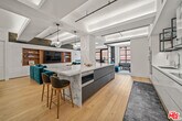 Foto principal - 849 S Broadway