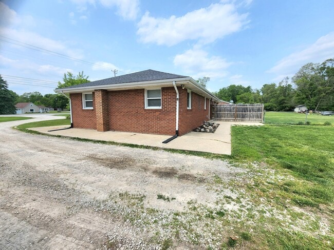 Building Photo - 10143 Carpenter Rd
