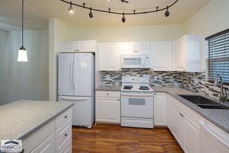 Building Photo - 91-1010-1010 Kaileolea Dr