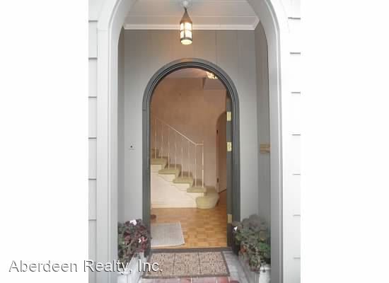 Building Photo - 4 br, 3 bath House - 208 W 9th Street