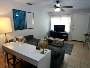 Building Photo - 5221 Bayshore Blvd