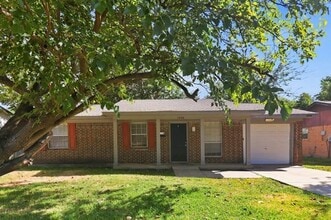 Building Photo - 1458 Shorehaven Dr
