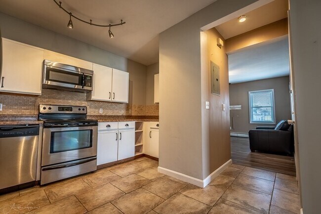 Foto del edificio - 1684 S Main St