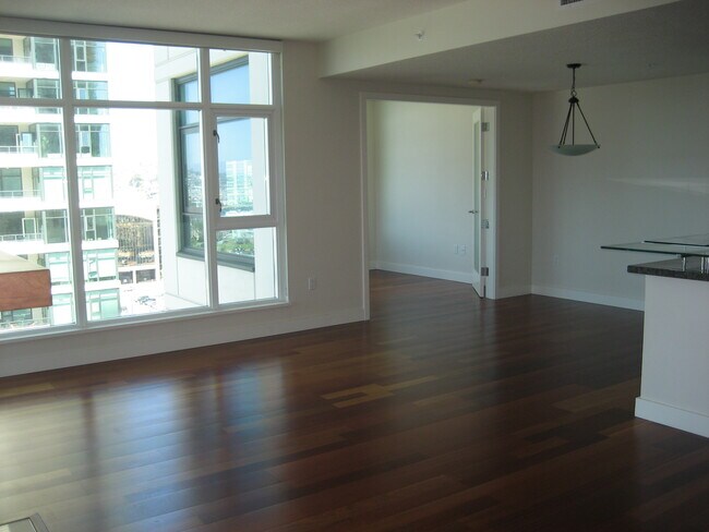 Foto del edificio - 1199 Pacific Hwy