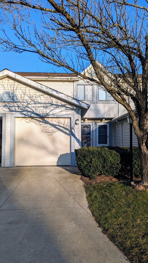 Foto principal - 5549 Windrush Ct