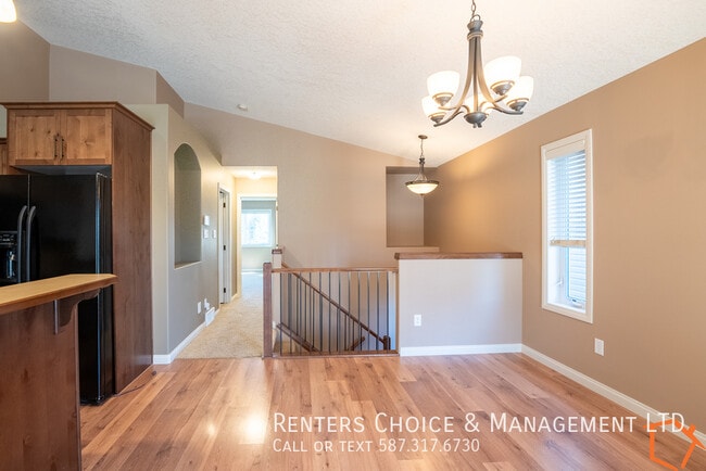 Photo du bâtiment - Family Home on Silkstone with AC and Driveway Parking