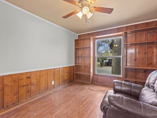 Foto del edificio - 1330 Graham Dr