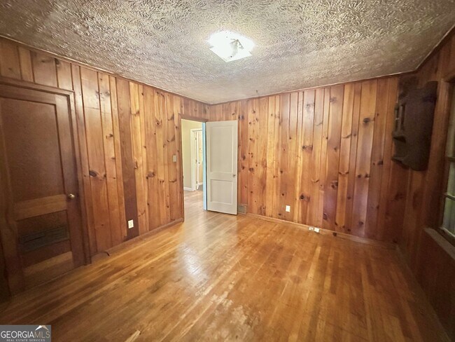Building Photo - Fantastic Full Brick Ranch
