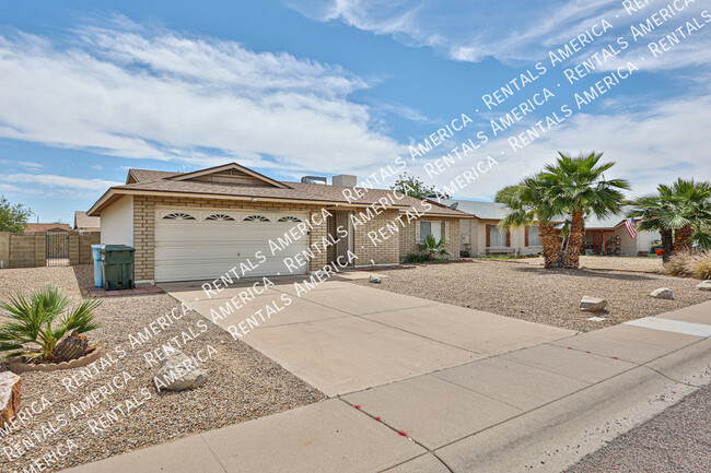 Building Photo - 4135 W Orchid Ln