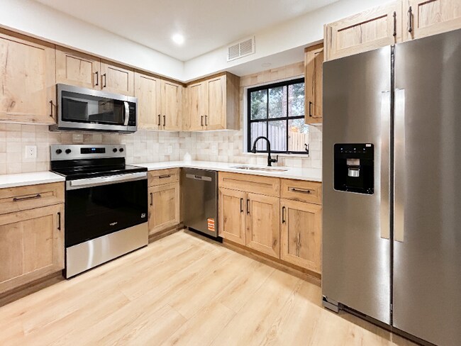 Foto del edificio - 417 66th Ave S