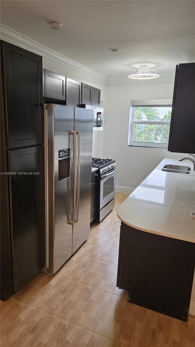 Building Photo - 10070 E Bay Harbor Dr