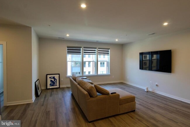 Building Photo - 4619 Olivine Dr