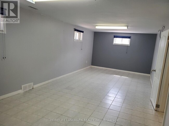 Building Photo - 17 Maralim Rd