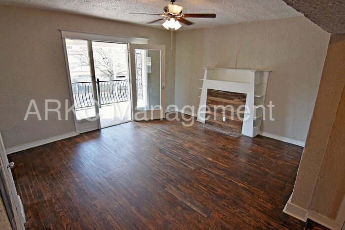 Primary Photo - 1114 E Armour Blvd