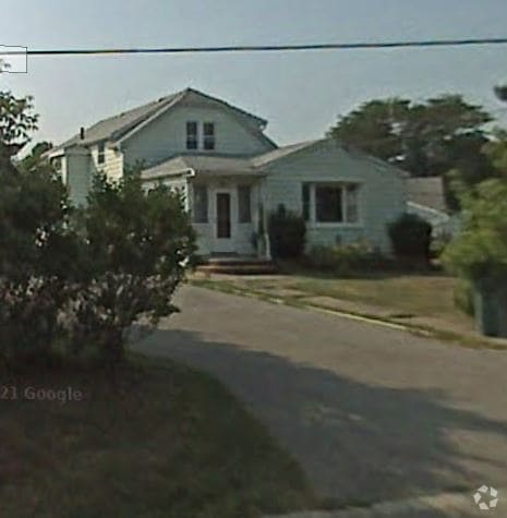 Building Photo - 255 Blakeslee St