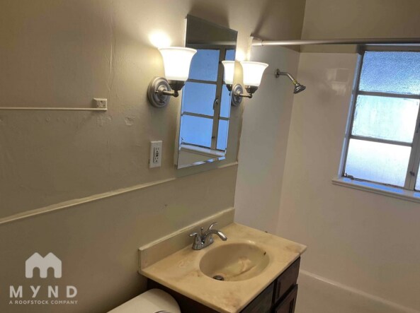 Foto del edificio - 742 E 2nd St