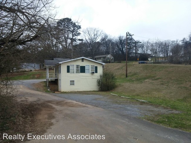 Building Photo - 3801 Lonas Dr