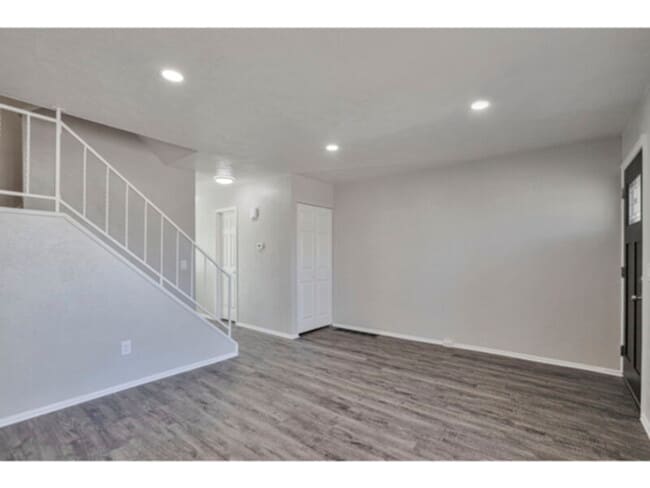 Building Photo - 3930 W Walsh Pl