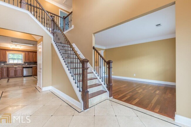 Foto del edificio - 2004 Creek Pointe Way