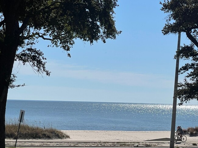 Foto del edificio - 1282 Beach Blvd