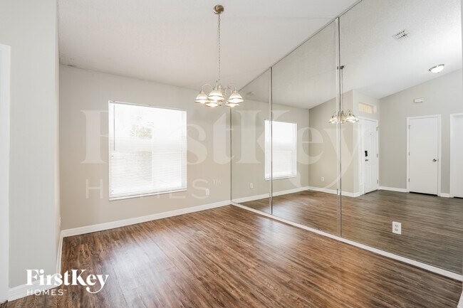 Foto del edificio - 2738 Springfield Dr