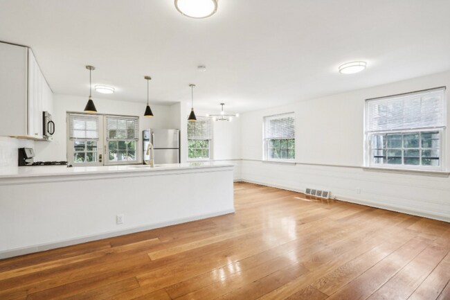 Foto del edificio - 2920 Midvale Ave