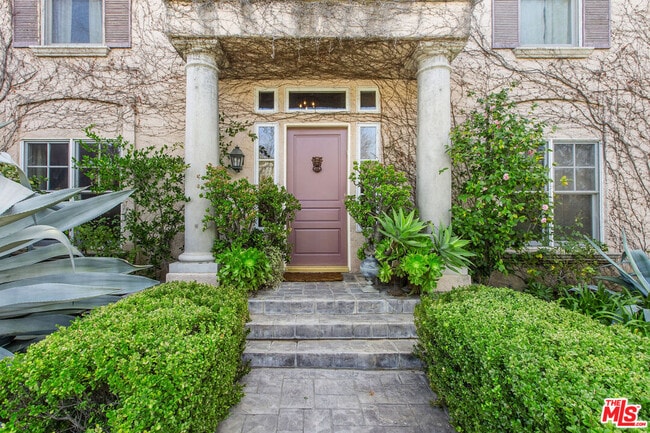 Building Photo - 3470 Consuelo Dr