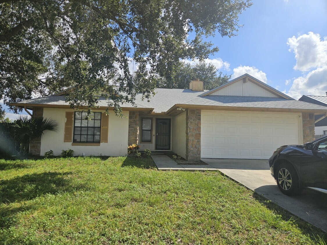 Foto principal - 3122 Golden Rock Dr