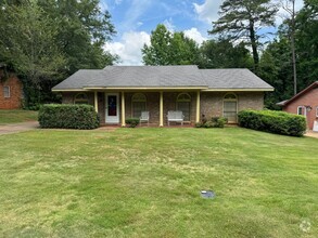 Building Photo - 1109 Drew Ln