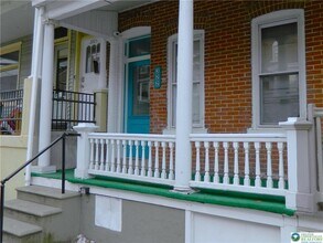 Building Photo - 322 N Franklin St