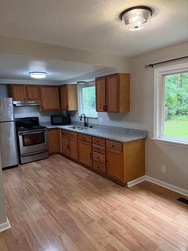 Building Photo - 1293 Deblin Dr