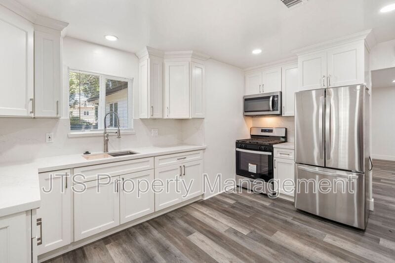 Photo - 3041 San Carlos Way