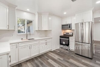 Building Photo - 3041 San Carlos Wy