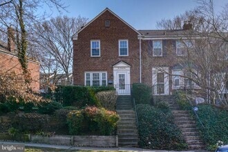 Building Photo - 121 Stanmore Rd