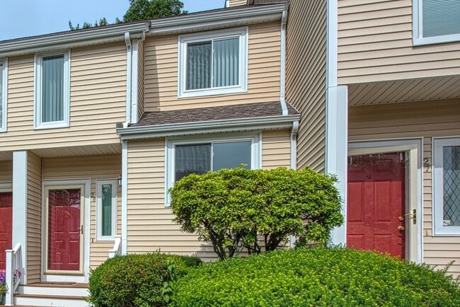Building Photo - 28 Gaslight Ln