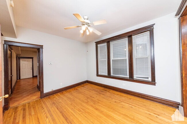 Building Photo - 1349 N Western Ave