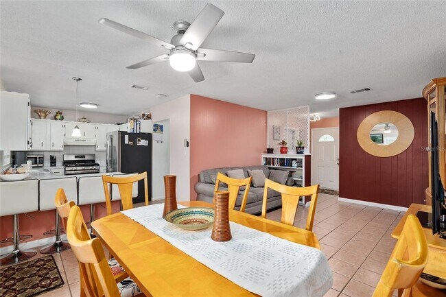 Foto del edificio - 3658 NW 39th Pl