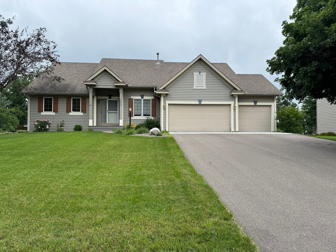 Primary Photo - 3800 Monticello Dr