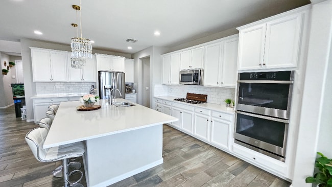 Photo - 34 W Megan St House