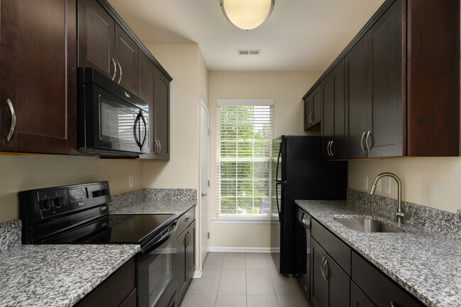 1HAB, 1BA - 800SF con garaje Ashwood - Modelo - Chestnut Pointe Apartments