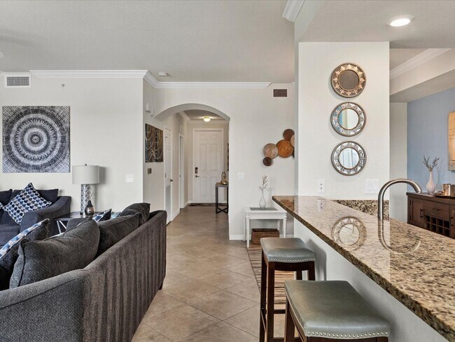 Foto del edificio - Turnkey Furnished Short Term Rental