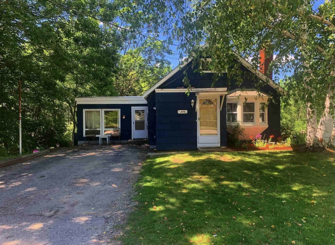 Front view of the house and driveway - 370A Washington St