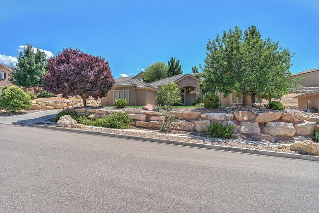 Foto del edificio - 4 Bedroom in The Knolls at Little Valley