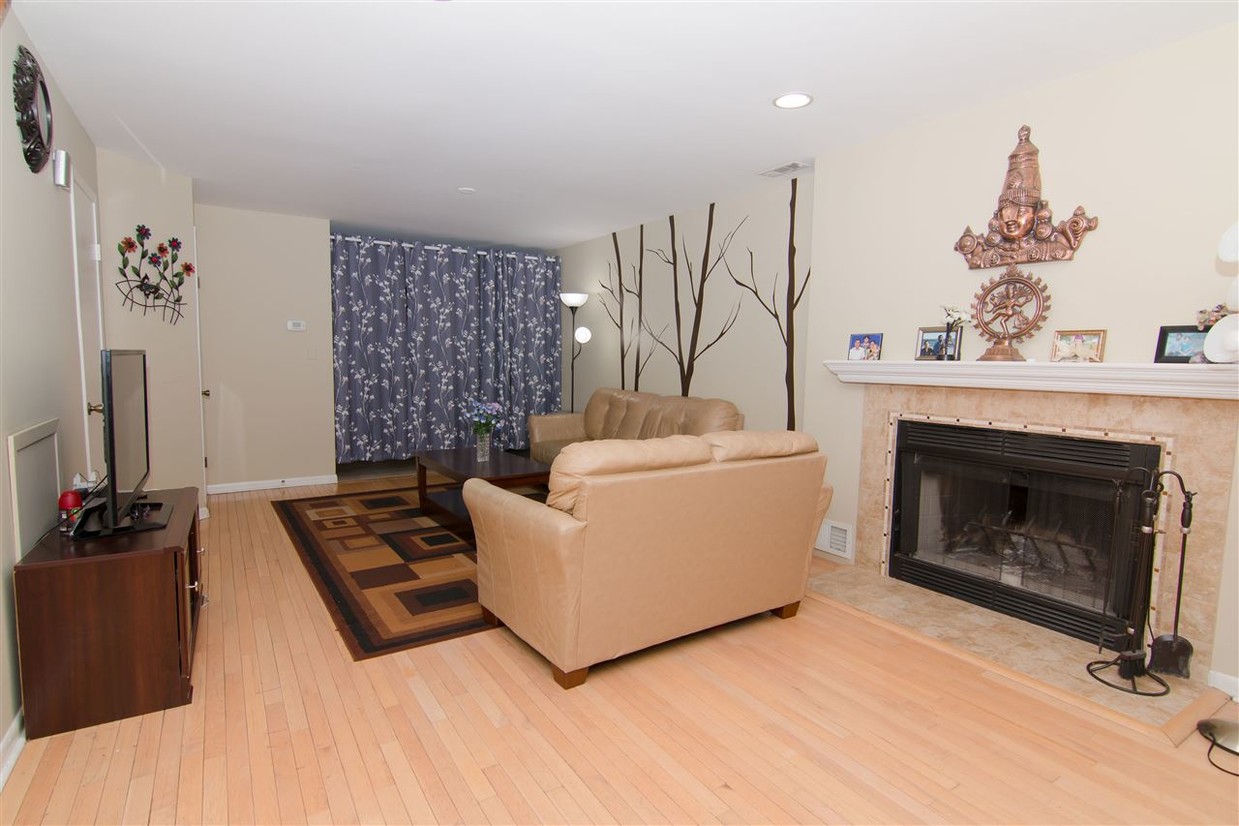Primary Photo - 700 10th St