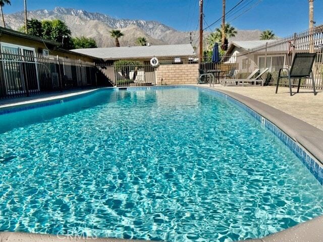 Foto principal - 686 E Cottonwood Rd